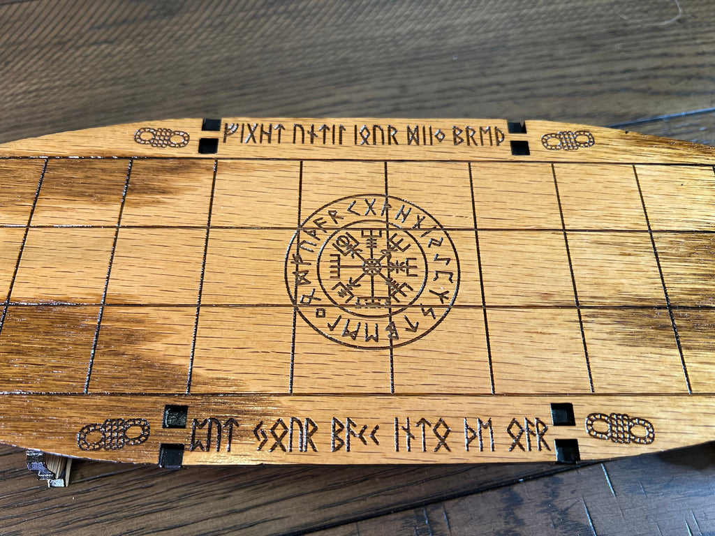 Daldos | Daldøs | Viking 'Running/Chase' Board Game | Bone Dice