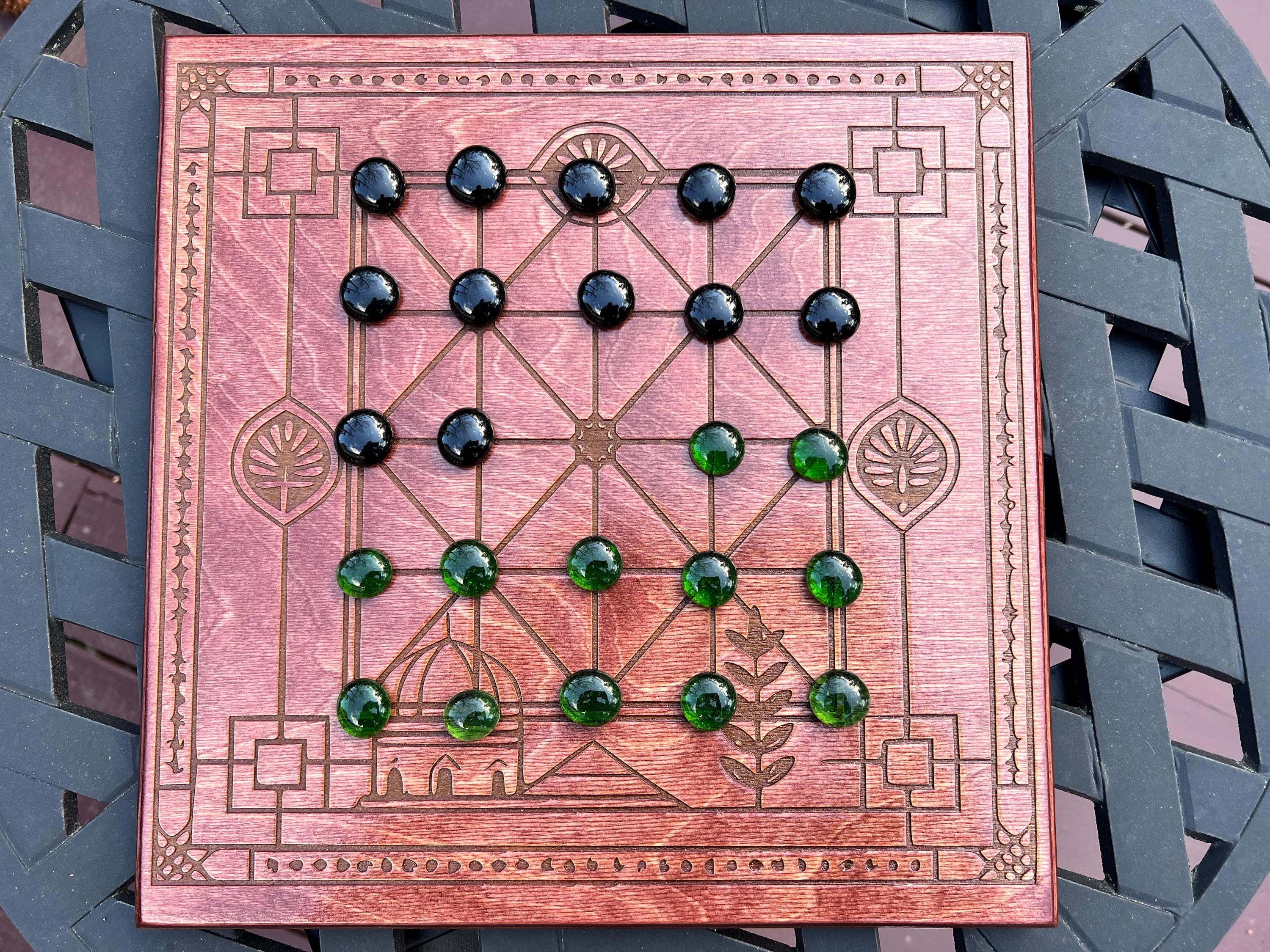 Alquerque - Fun, Quick Paced Game from the Middle East