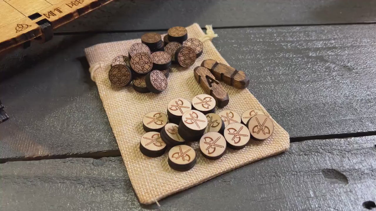 Daldos | Daldøs | Viking 'Running/Chase' Board Game | Bone Dice